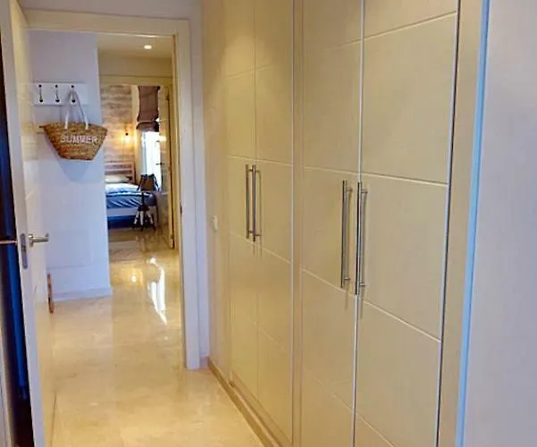 Al-401 In Alcazaba Lagoon * 에스테포나